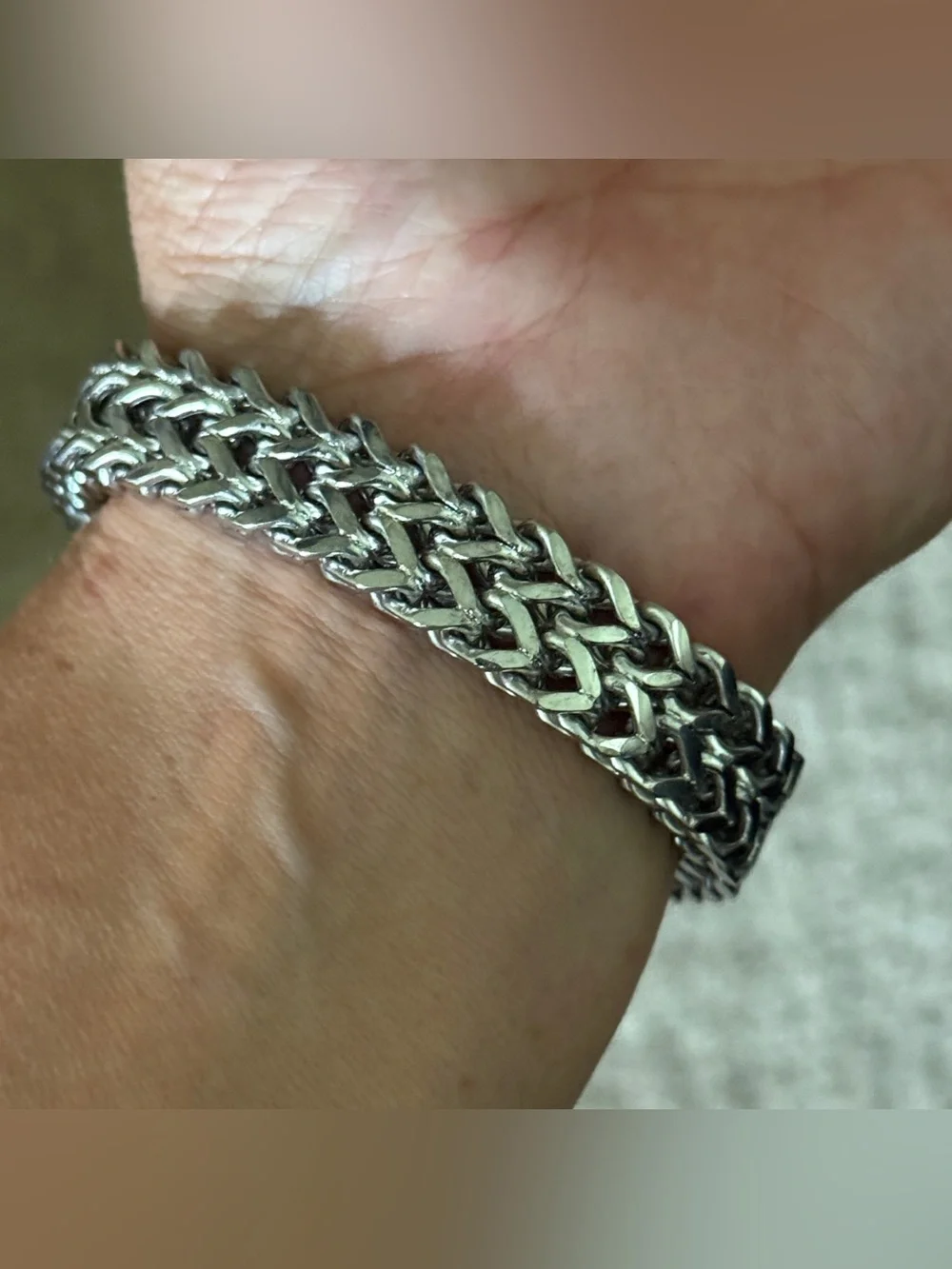 Stainless steel wolf head bracelet